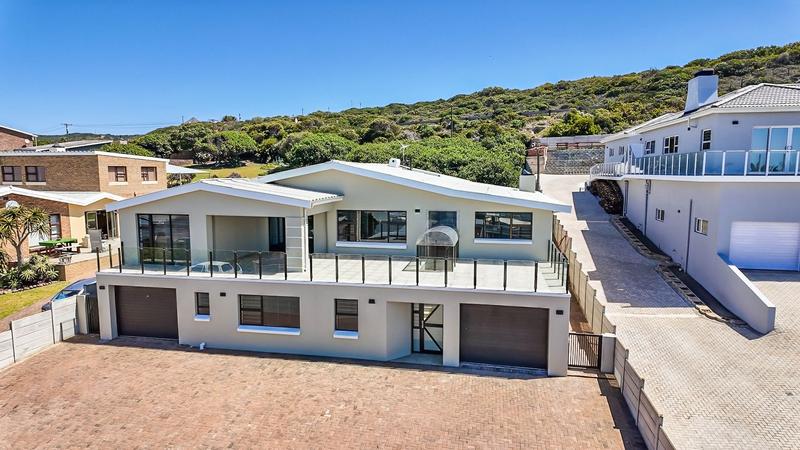 5 Bedroom Property for Sale in Jongensfontein Western Cape